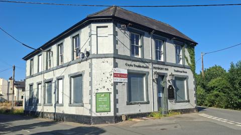 Tafarn Penbont
