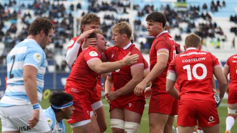 Wales celebrate Dewi Lake's try