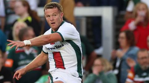 Tom Whiteley of Leicester Tigers in action