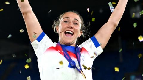 Lucy Bronze