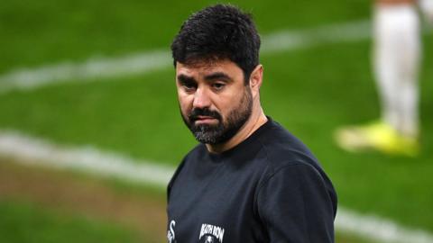 Vitor Matos on the touchline 