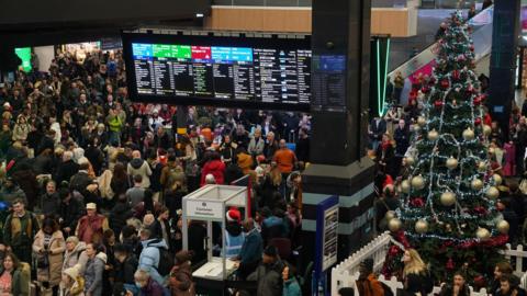 Euston Station with large crowds at Christmas last year 