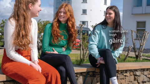 Dealbh de dh'oileanaich aig Sabhal Mòr Ostaig