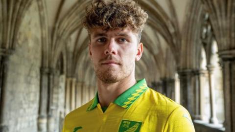 Mathias Kvistgaarden in Norwich City shirt