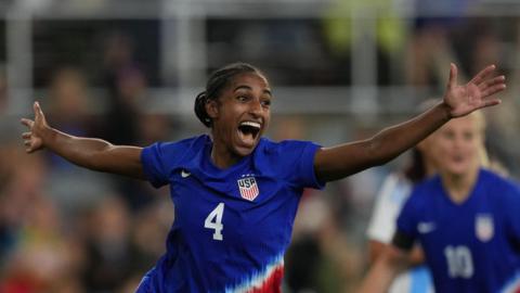 Naomi Girma playing for the United States