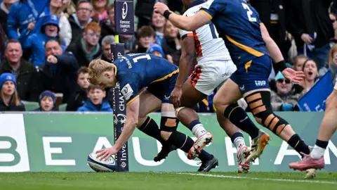 Tommy O'Brien scores