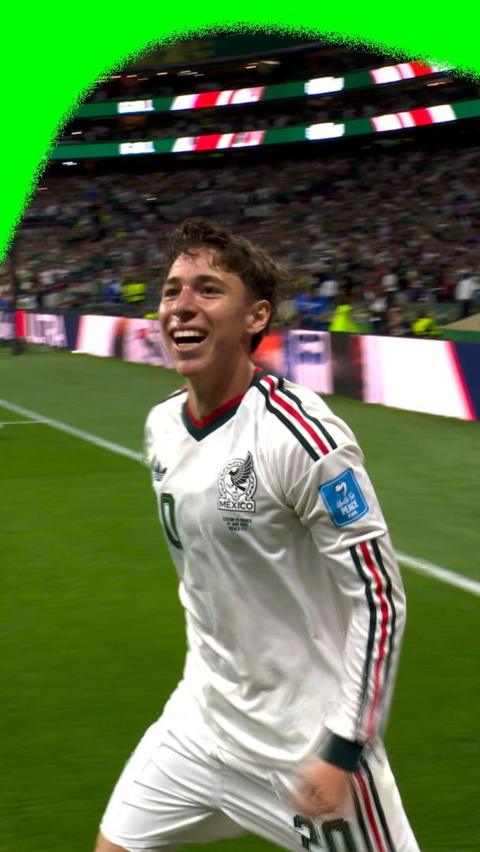 Mateo Chávez celibates his goal 
