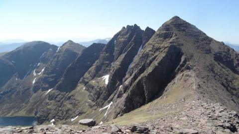 Sgùrr Fiona agus Corrag Bhuidhe bho Bhidein a' Ghlas Thuill, An Teallach
