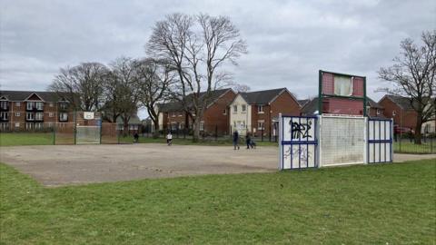 Lle chwarae Parc Hailey, Caerdydd