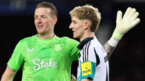 Everton goalkeeper Jordan Pickford and Newcastle's Anthony Gordon talk after the game