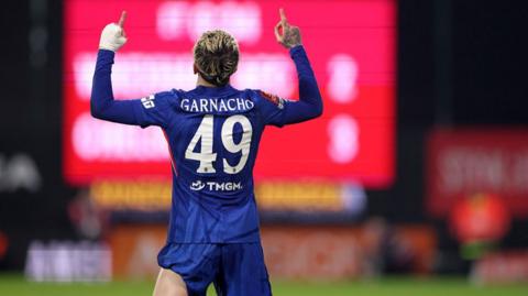 Alejandro Garnacho celebrating