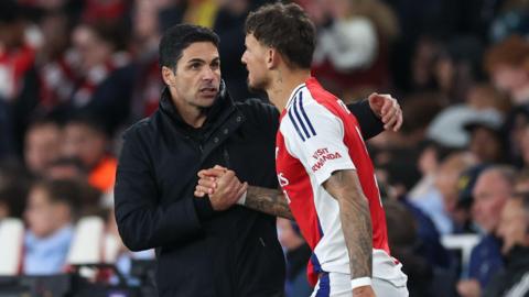 Mikel Arteta with Ben White