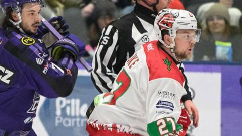 Glasgow Clan and Cardiff Devils in action