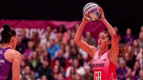 Nichole Breedt of London Pulse looks to throw a ball