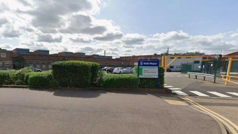 A view of the Rolls_Royce Sinfin A campus from the roadside