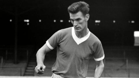 Alan Peacock pictured in Middlesbrough kit in 1961
