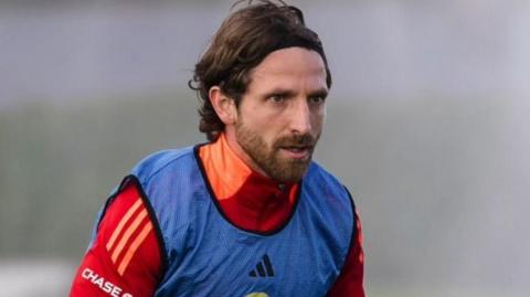 Joe Allen in Wales training