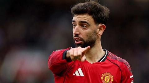 Bruno Fernandes points on the pitch