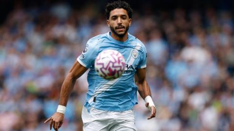 Marmoush runs for the ball