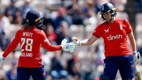 England batters Danni Wyatt and Nat Sciver-Brunt