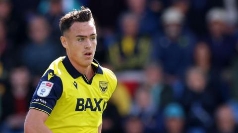 Luke Harris in action for Oxford United in the Championship