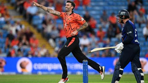 Reece Topley celebrates a wicket v London Spirit