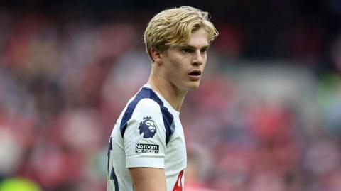 Lucas Bergvall playing for Tottenham
