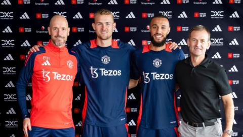 Erik ten Hag, Matthijs de Ligt, Noussair Mazraoui and Dan Ashworth