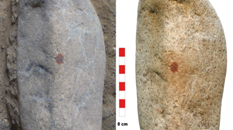 On the left, a picture of the stone before it was fully excavated. It shows a red circle in the middle. On the right, the object has been unearthed and it is possible to appreciate the three main cavities and the central position of the red dot.