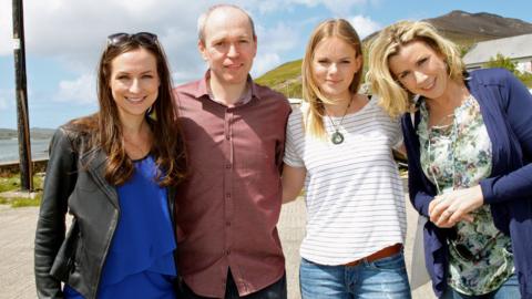 Julie Fowlis, Gillebrìde MacIlleMhaoil, Megan NicEanraig agus Muireann NicAmhlaoibh