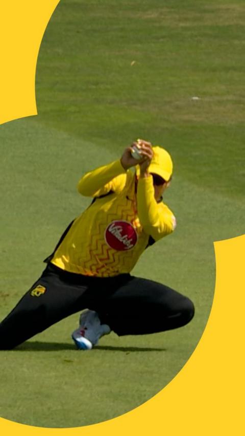Sophia Dunkley catches Tammy Beaumont's strike