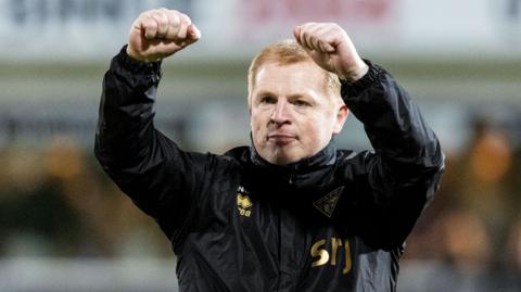 Neil Lennon celebrates