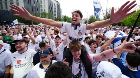 Tottenham fans in Bilbao