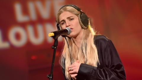 London Grammar's Hannah Reid singing in Radio 1 studio