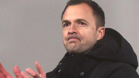 Chris Davies clapping