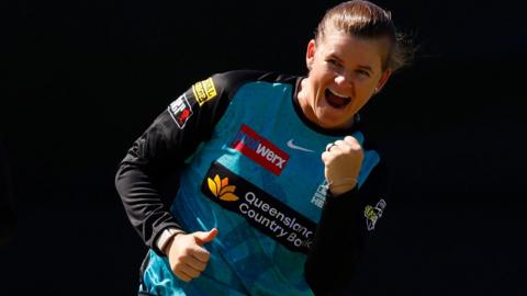 Jess Jonassen in action for Brisbane Heat
