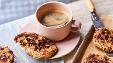 Banana and oat cookies
