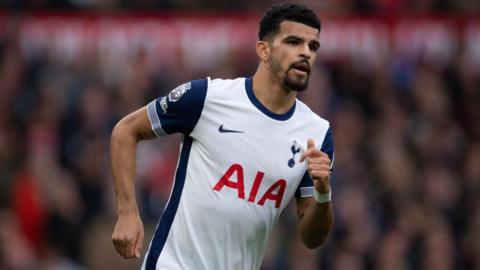 Dominic Solanke in action for Tottenham this season