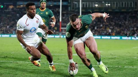 Jesse Kriel scores for South Africa