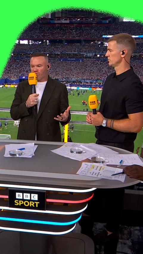 Wayne Rooney and Joe Hart