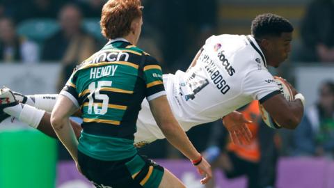 Immanuel Feyi-Waboso scored two tries and picked up an injury as Exeter secured a draw at Northampton Saints