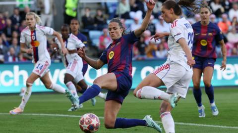 Barca and Lyon players 