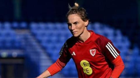 Jess Fishlock in Wales training