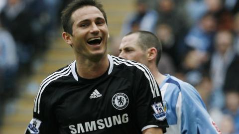 Frank Lampard celebrates Chelsea's second goal in the FA Cup quarter-final at the then Ricoh Arena in March 2009