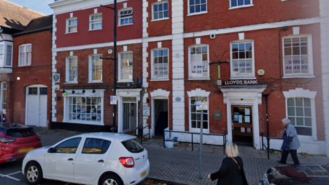 Lloyds bank in Hoddesdon