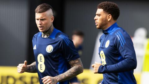 Lyndon Dykes and Che Adams