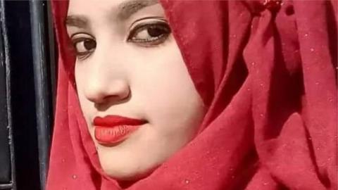 ফেনীর নুসরাত হত্যা মামলায় ১৬ আসামির মধ্যে ১০ জনকে খালাস, দুই জনের মৃত্যুদণ্ড বহাল