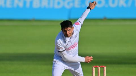 Mohammad Abbas bowling for Nottinghamshire