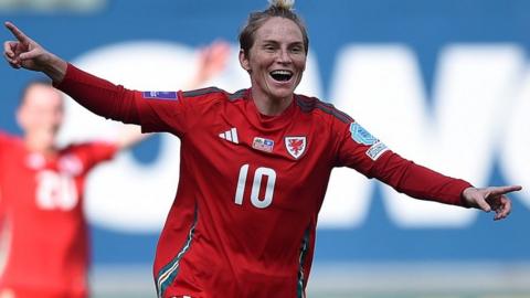 Jess Fishlock celebrates 