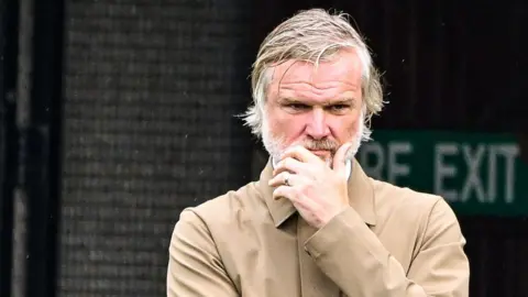 Dundee head coach Steven Pressley